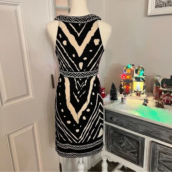BCBG MaxAzaria Mini Dress size small black and white - Picture 8 of 8
